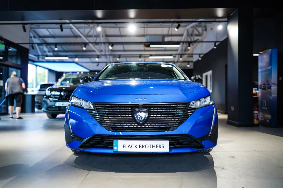 2022 Peugeot 308 Allure Auto - Image 3
