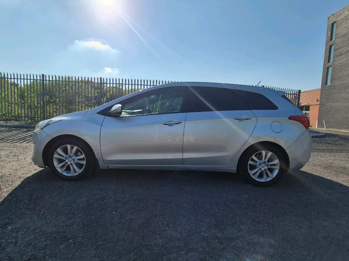 Hyundai i30 new nct - Image 2