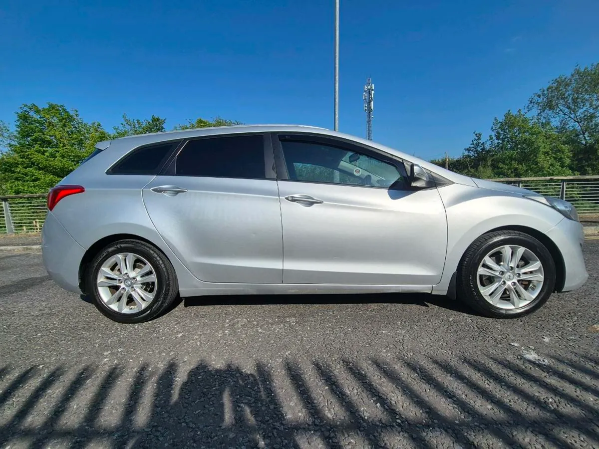Hyundai i30 new nct - Image 3
