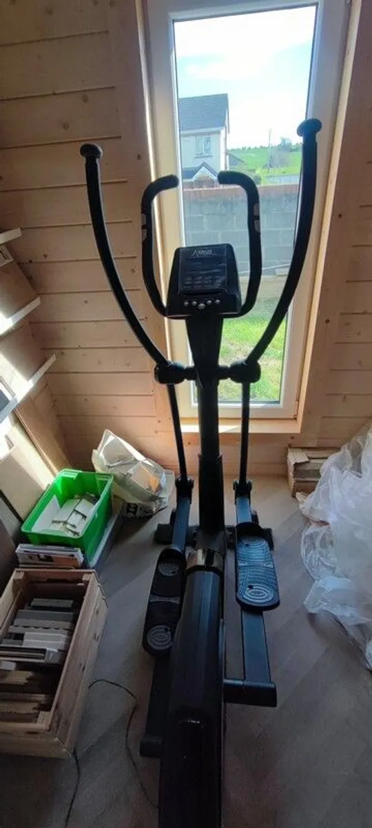 cross trainer - Image 2