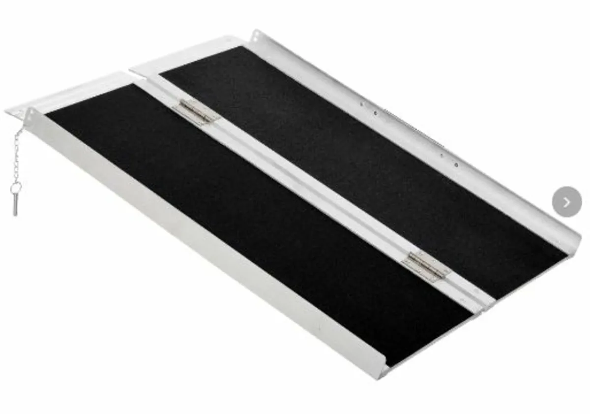 Aluminium Folding Wheelchair Ramp w/ Handle Black - Image 3