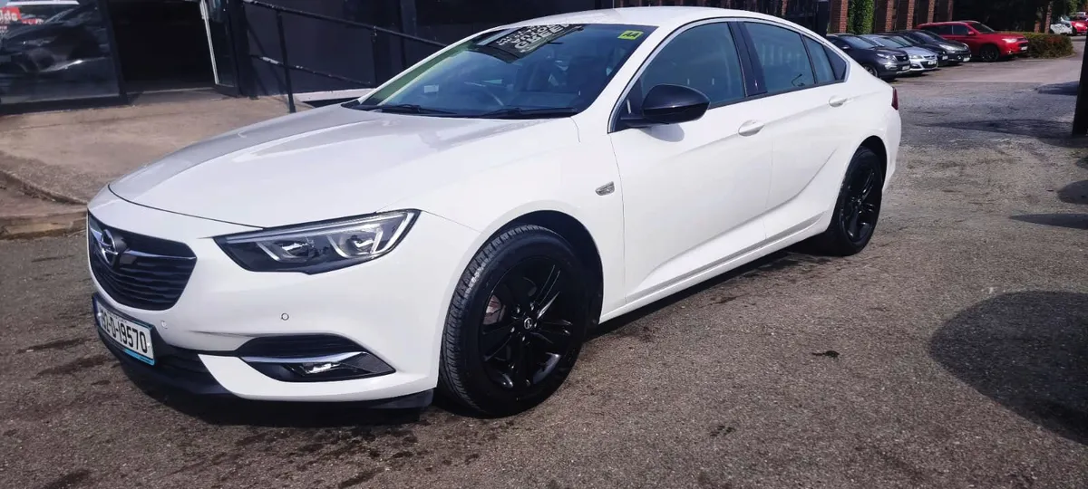 192 OPEL INSIGNIA SRI HiSpec 32k Warranty AS NEW C - Image 2