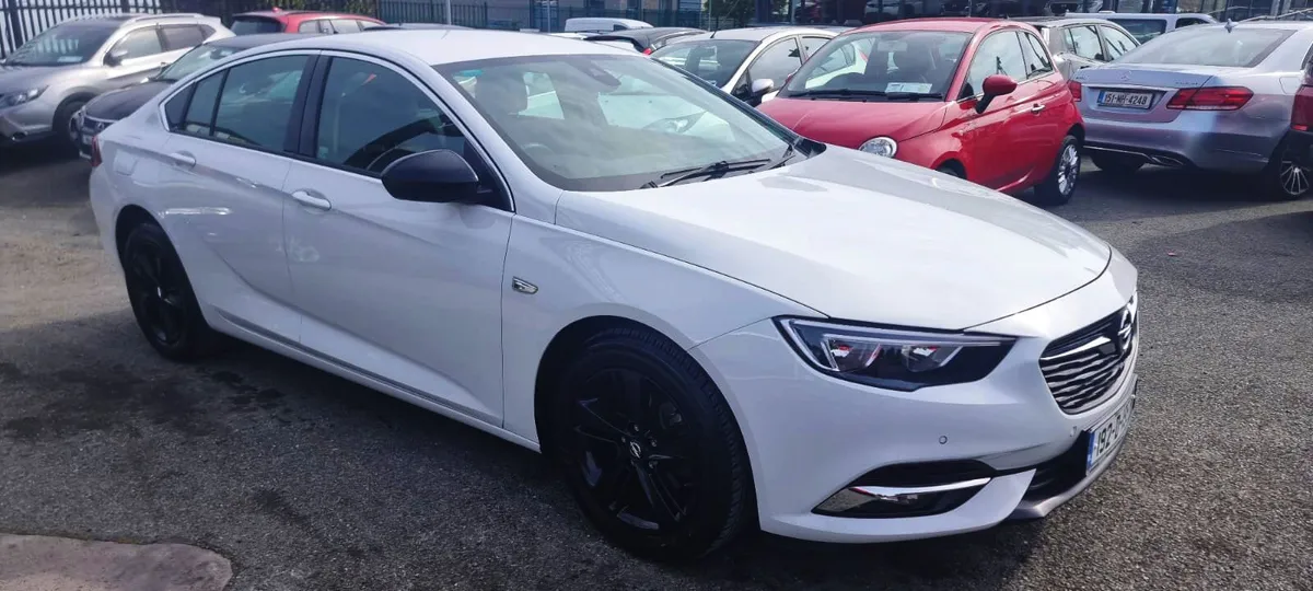 192 OPEL INSIGNIA SRI HiSpec 32k Warranty AS NEW C - Image 4