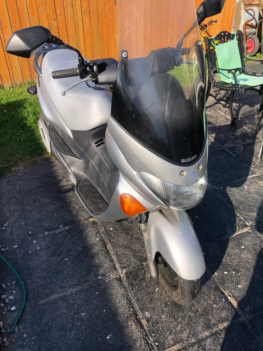 Suzuki 125 scooter 04 - Image 1