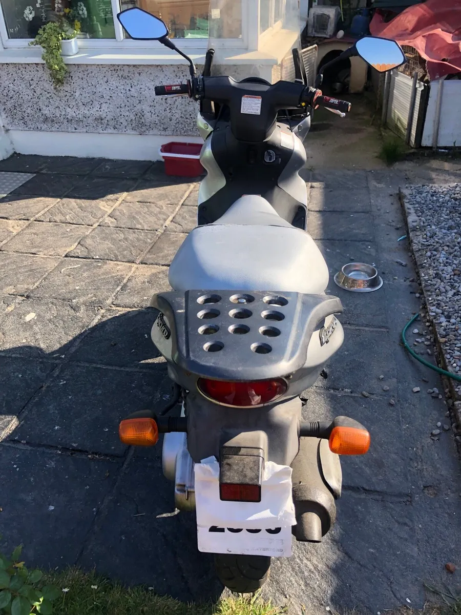 Suzuki 125 scooter 04 - Image 4