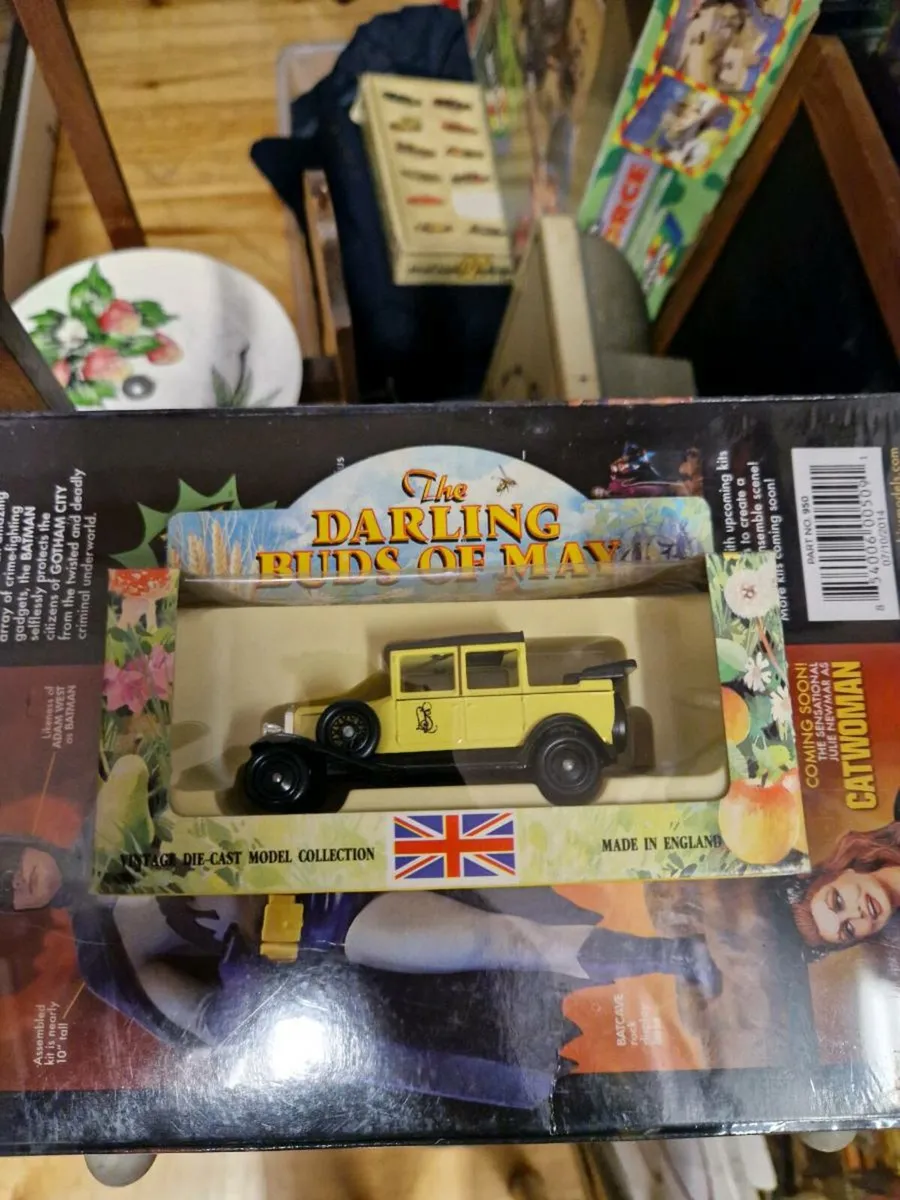 Corgi Lledo Darling Buds of May Car