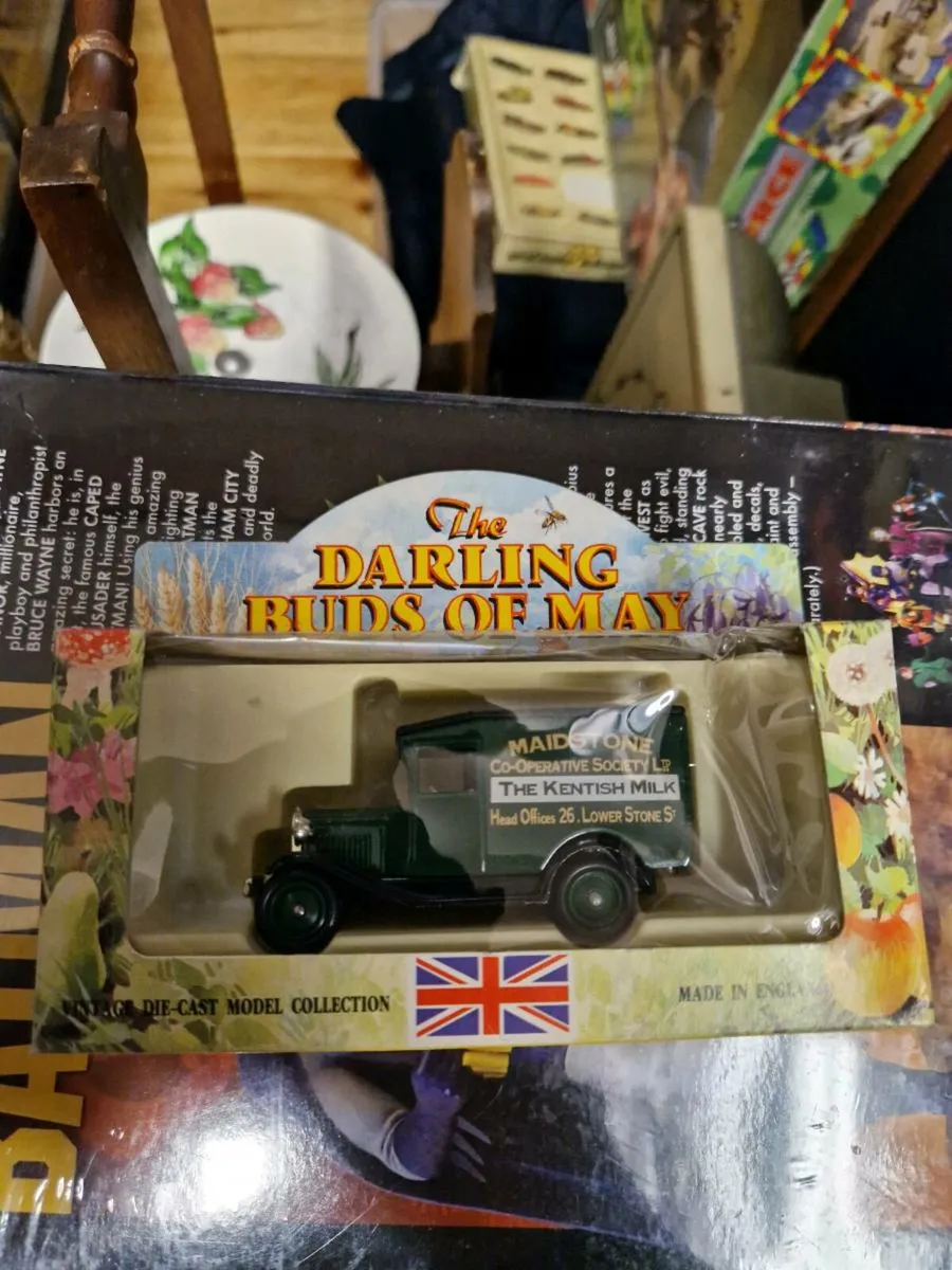 Corgi Lledo Darling Buds of May Truck