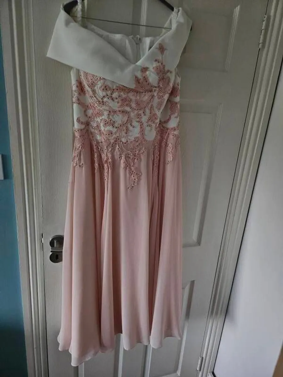 mother of the bride - Image 2