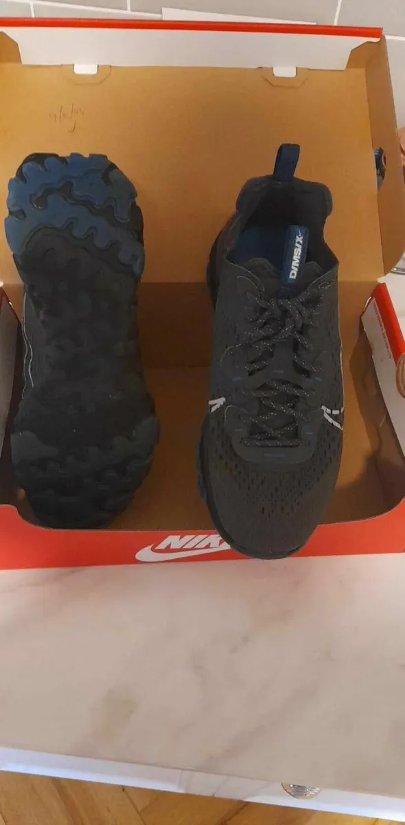 Nike shoes - Image 2