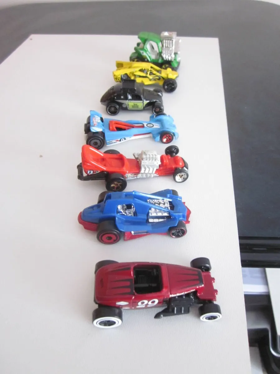 Seven Hot Wheels Car Bundle - Image 3