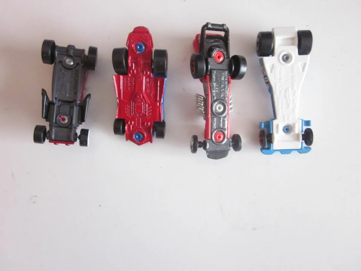 Seven Hot Wheels Car Bundle - Image 4