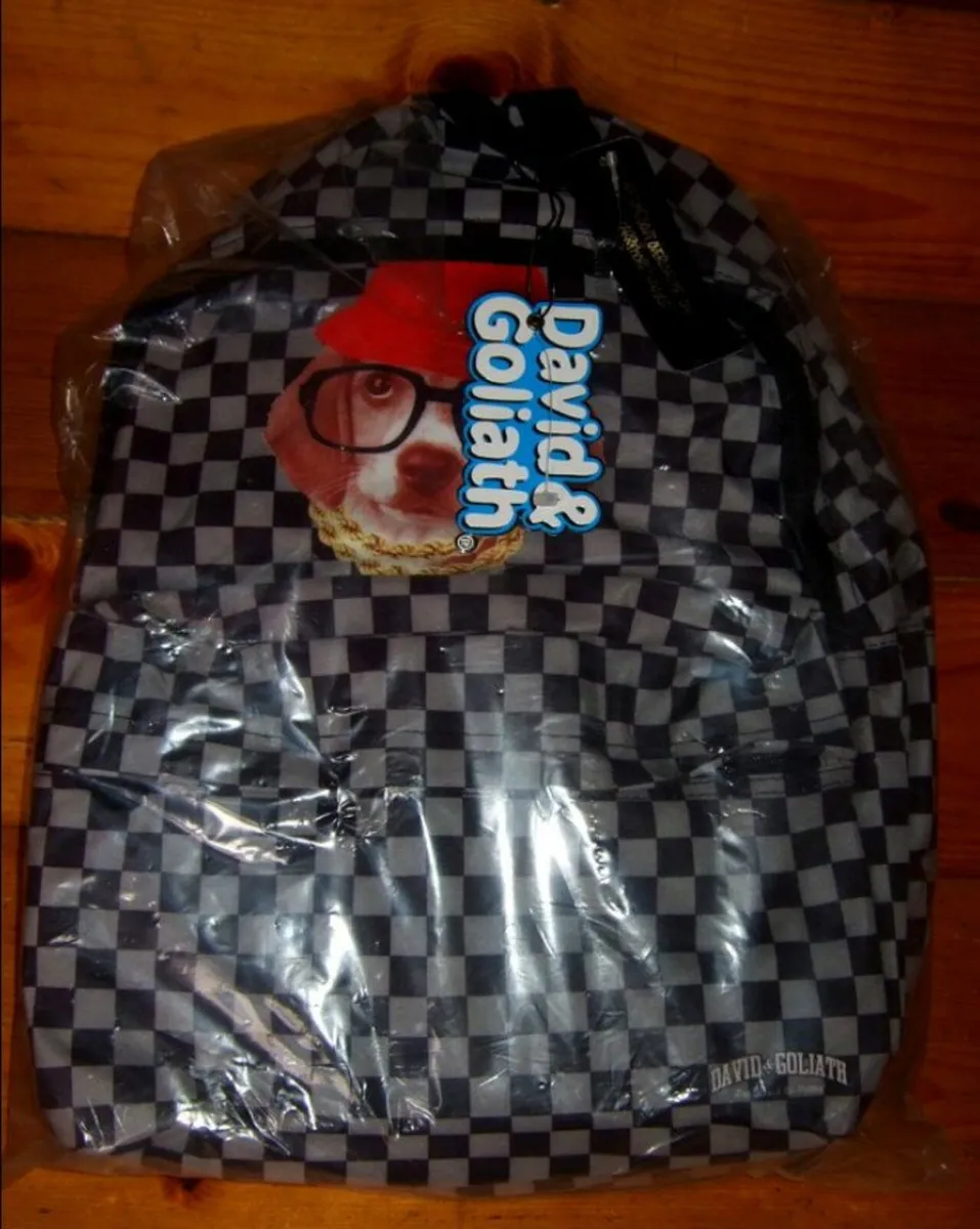 BNWT Harrods Daved & Goliath Backpack - Image 2