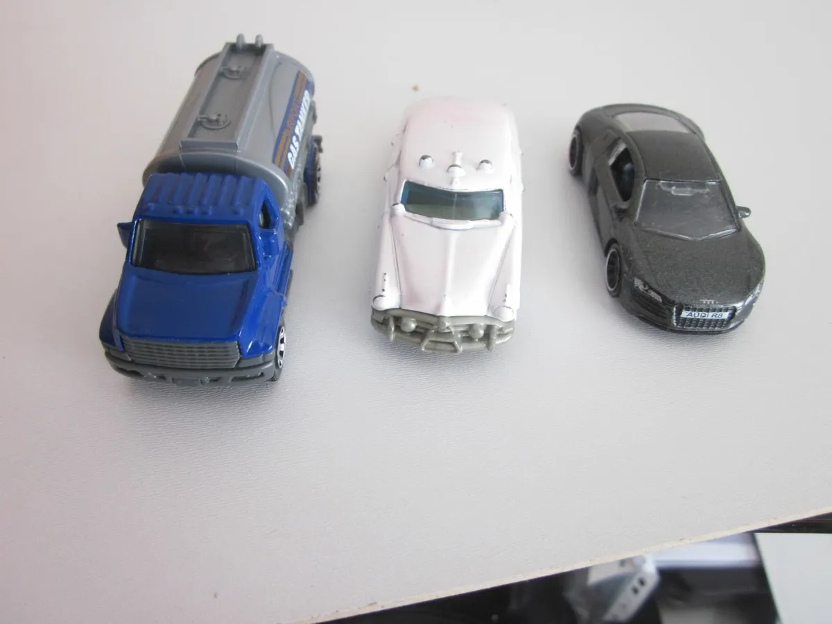 3 Matchbox Cars GasTanker/ '51 HudsonHornett/Audi - Image 1