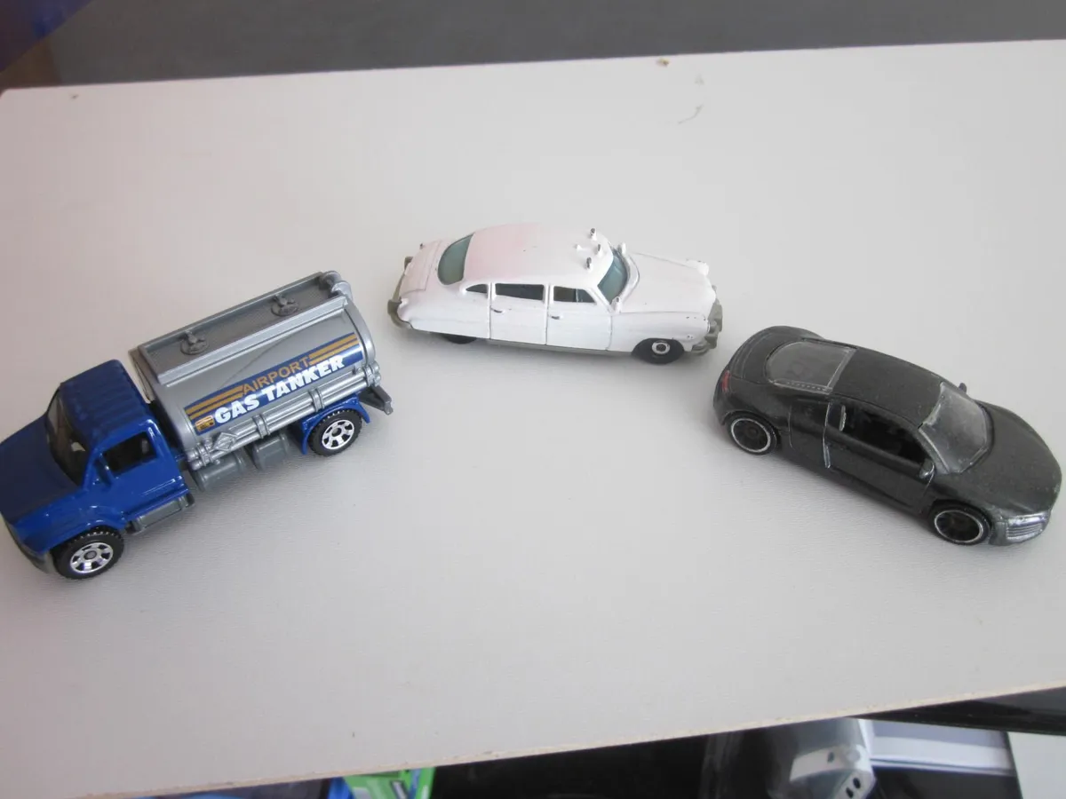 3 Matchbox Cars GasTanker/ '51 HudsonHornett/Audi - Image 2