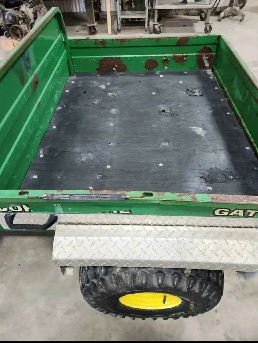 John deere gator - Image 2
