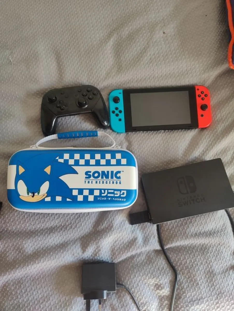 Nintendo switch - Image 1