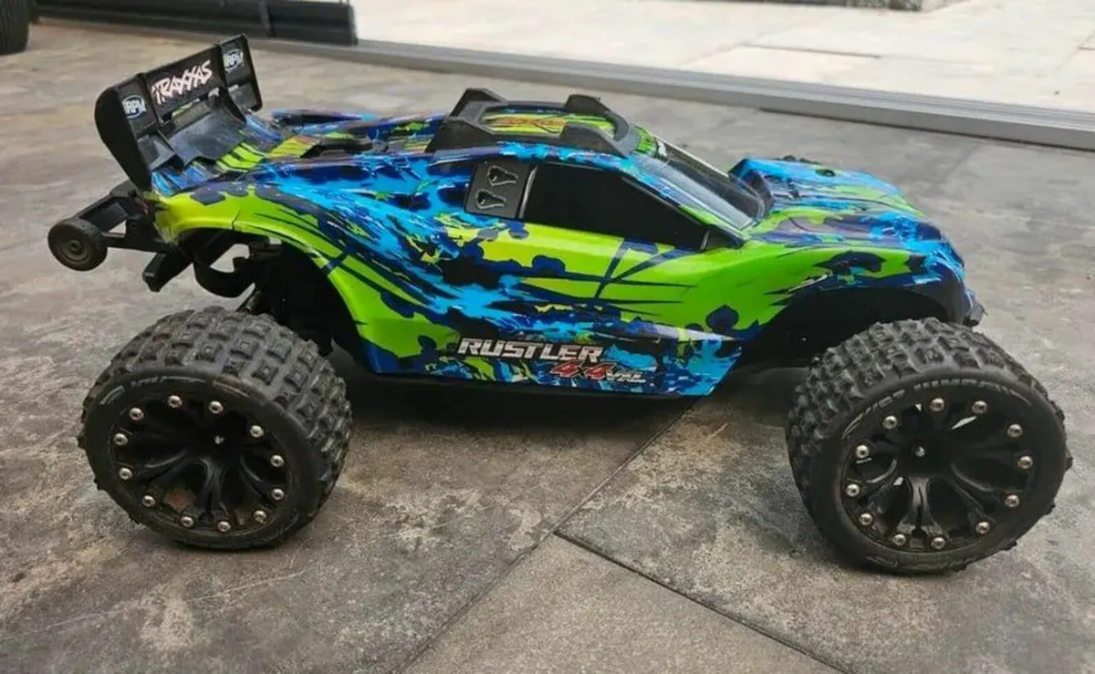Traxxas Rustler 4x4 VXL RC big SET Dual Charger - Image 2