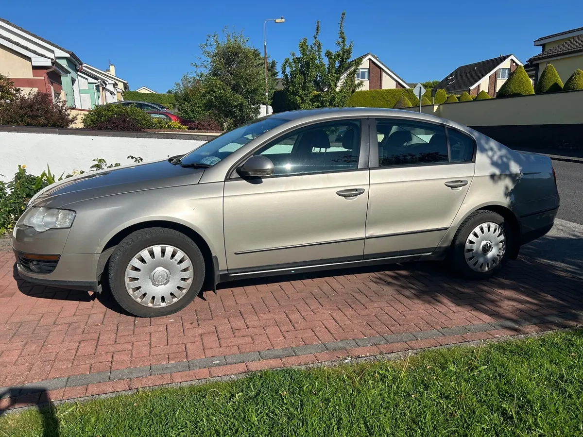 Volkswagen Passat 2008 - Image 2