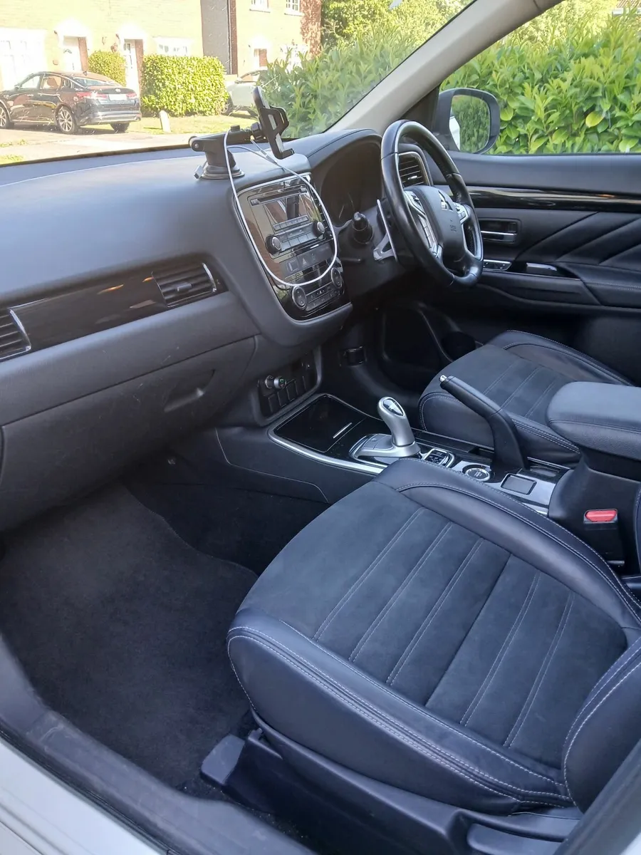 Mitsubishi Outlander 2017 - Image 4