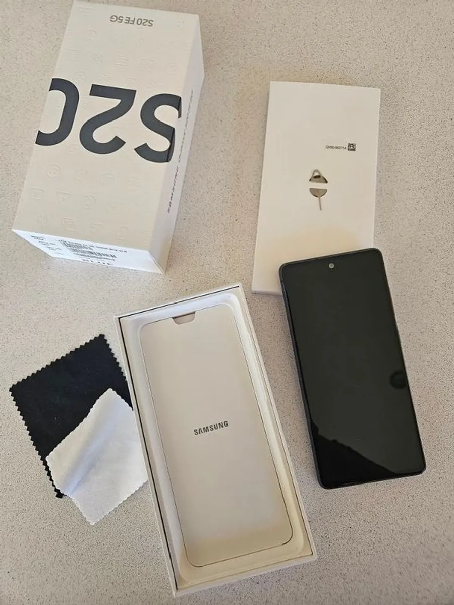 Samsung S20 FE 5G 128GB Mobile Phone - Image 1