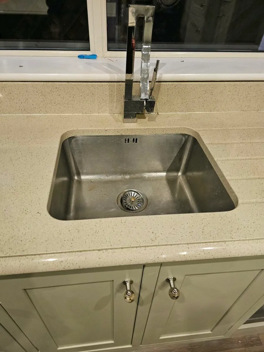 Quartz countertop - Image 3