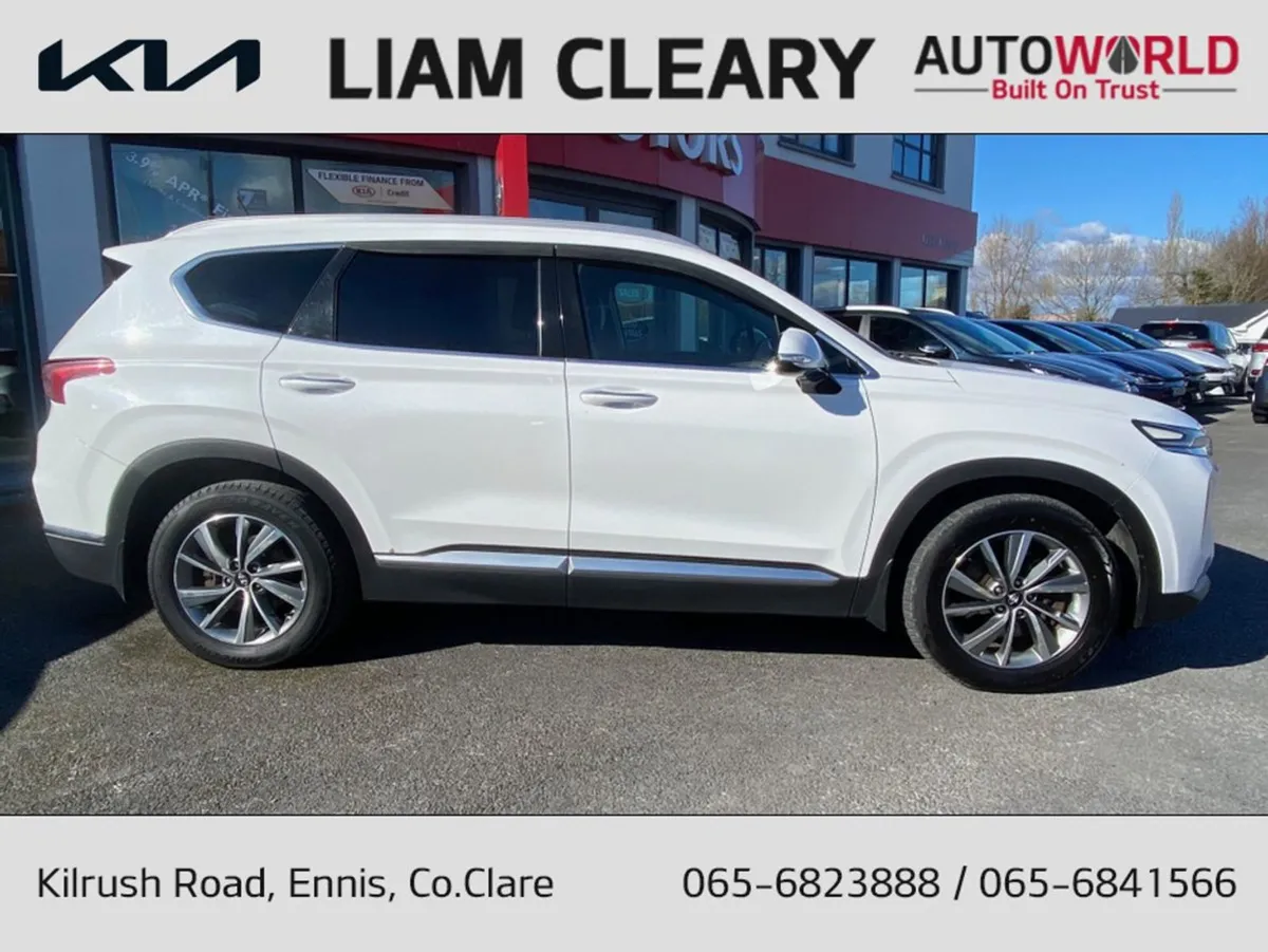 Hyundai Santa Fe 2WD Executive Plus 5DR - Image 2