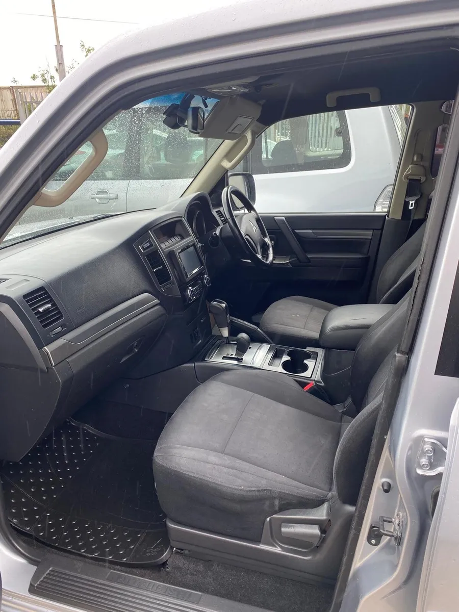 Mitsubishi Pajero 2017 - Image 2