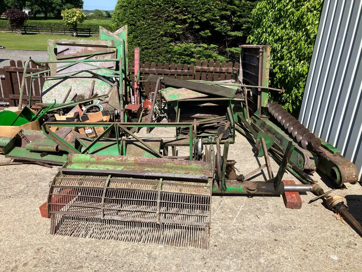 Vintage combine parts - Image 1