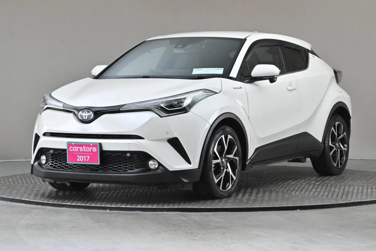 Toyota C-HR 1.8 Hybrid  full Leather 360 Park Cam - Image 3