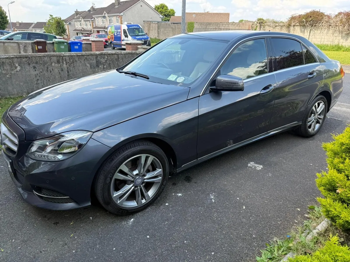Mercedes-Benz E-Class 2014 - Image 2