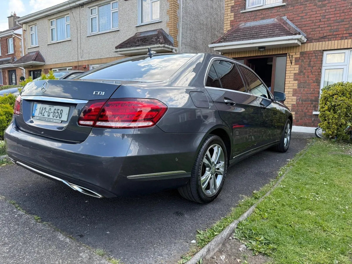 Mercedes-Benz E-Class 2014 - Image 4