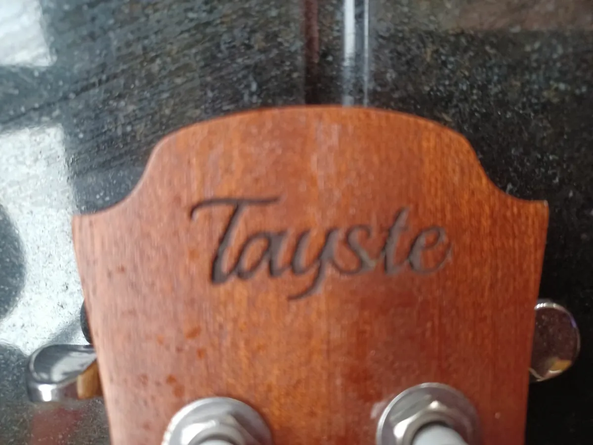 Ukulele guitar - Image 2