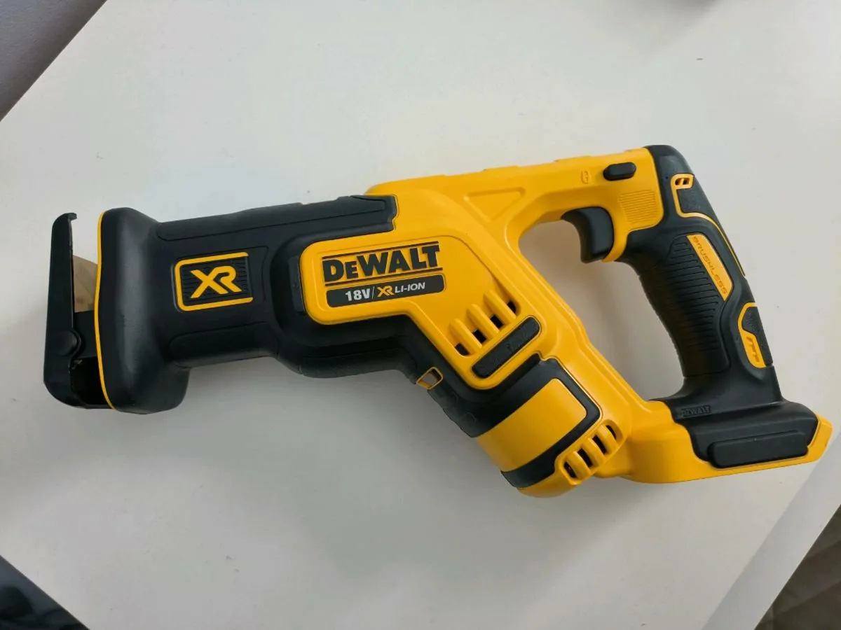 DeWalt saw