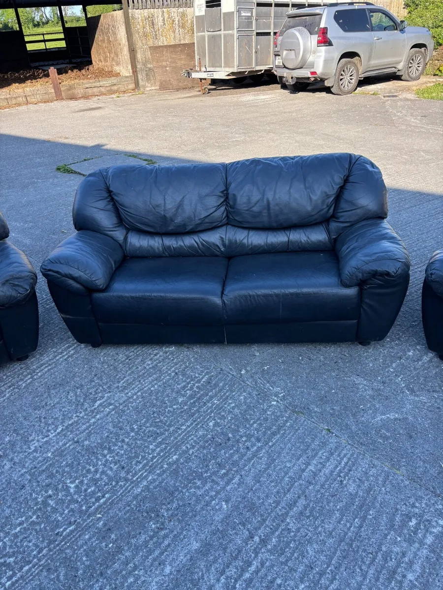3 Piece Leather Set - Image 2