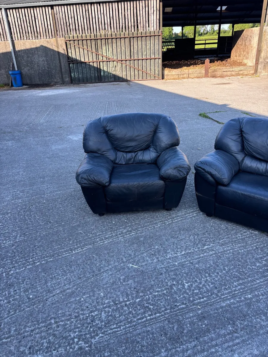 3 Piece Leather Set - Image 3