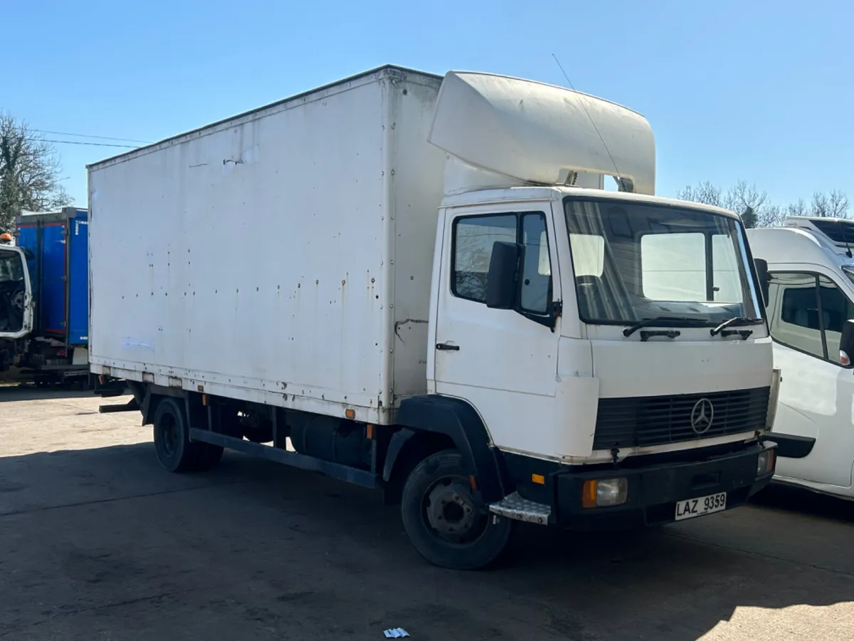 1993 Mercedes 814 7.5 ton 20ft box