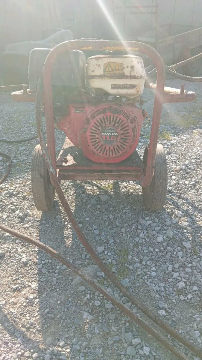 Pressure washer - Image 1