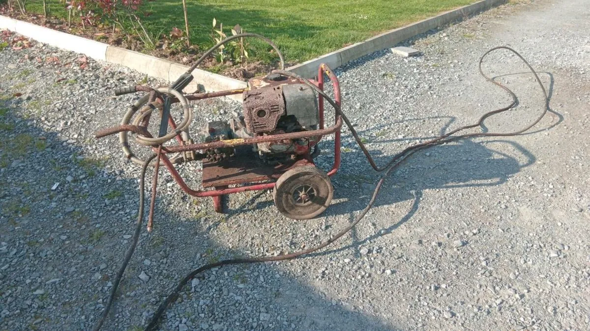 Pressure washer - Image 2