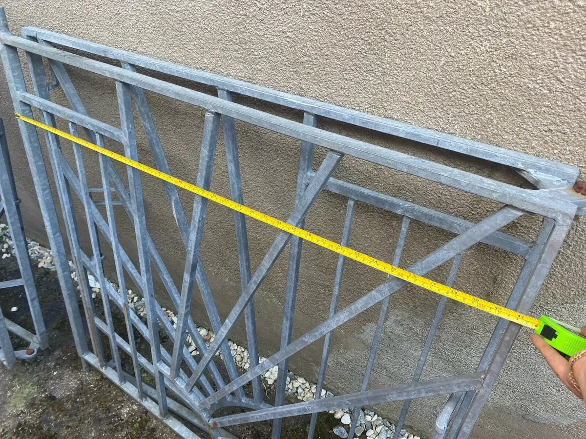 Gates: Solid iron galvanised - Image 4