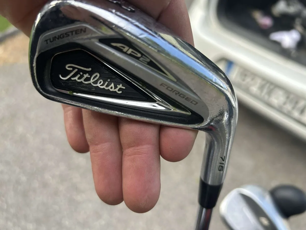 Golf irons - Image 1