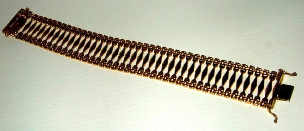 Vintage Hallmarked 9ct Gold Cuff Bracelet - Image 2