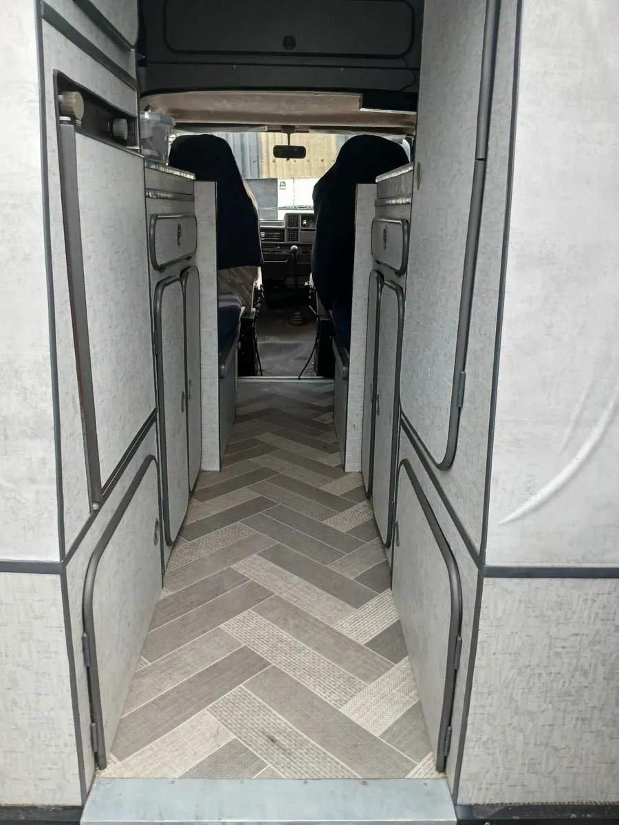 Camper Van - Image 3