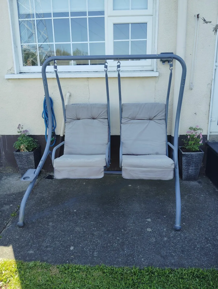 Garden swing chair - Image 1