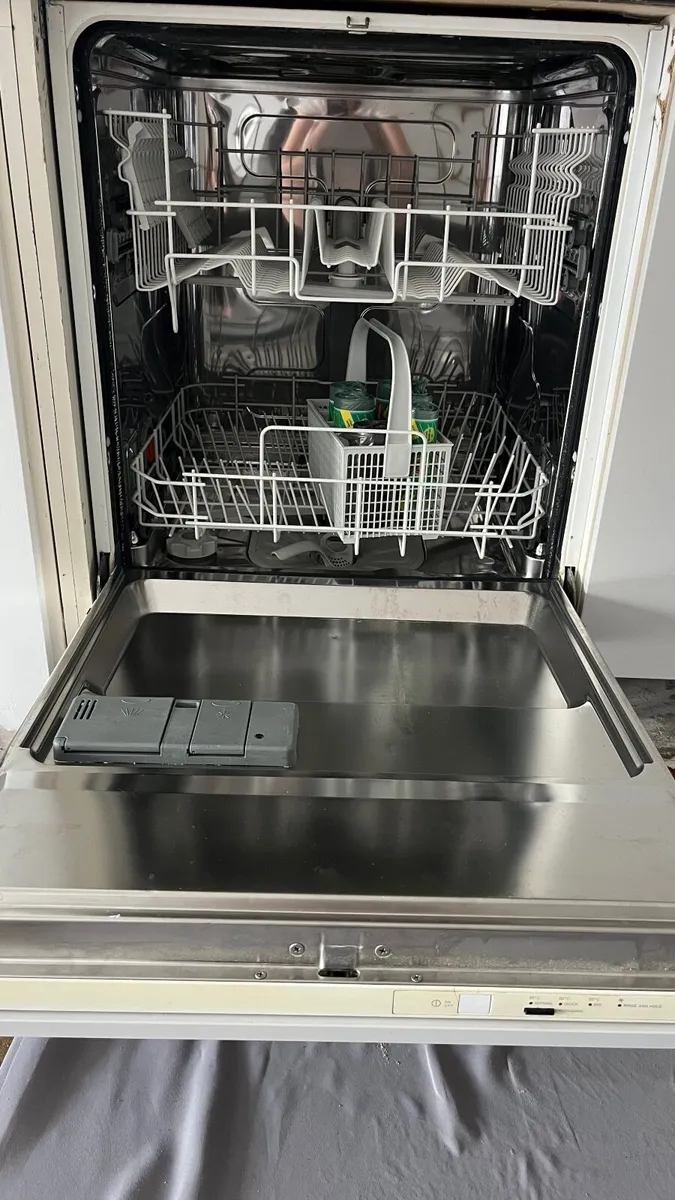 Dishwasher - Image 1