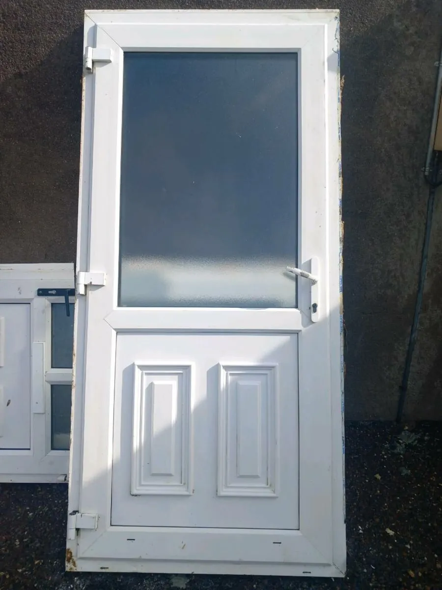 Pvc door 🚪 and frame - Image 1