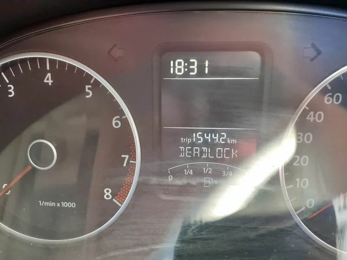 Volkswagen Polo 2011 - Image 2