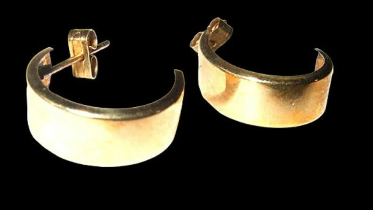 Vintage 9ct Gold Hallmarked Earrings - Image 2