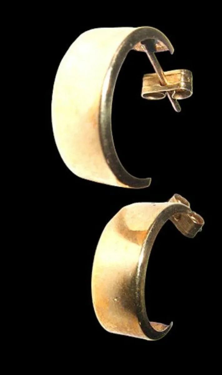 Vintage 9ct Gold Hallmarked Earrings - Image 4