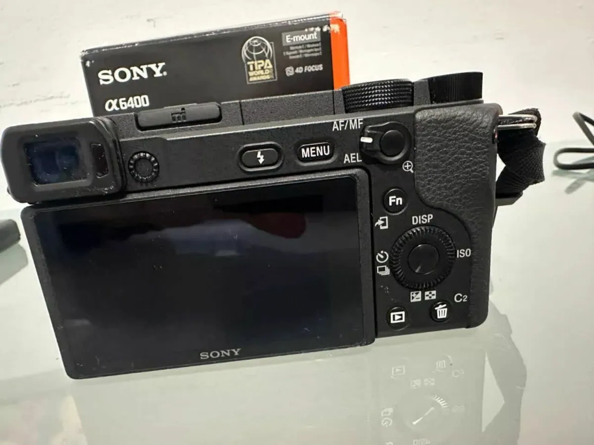 Sony Alpha 6400 4K Camera - Image 2