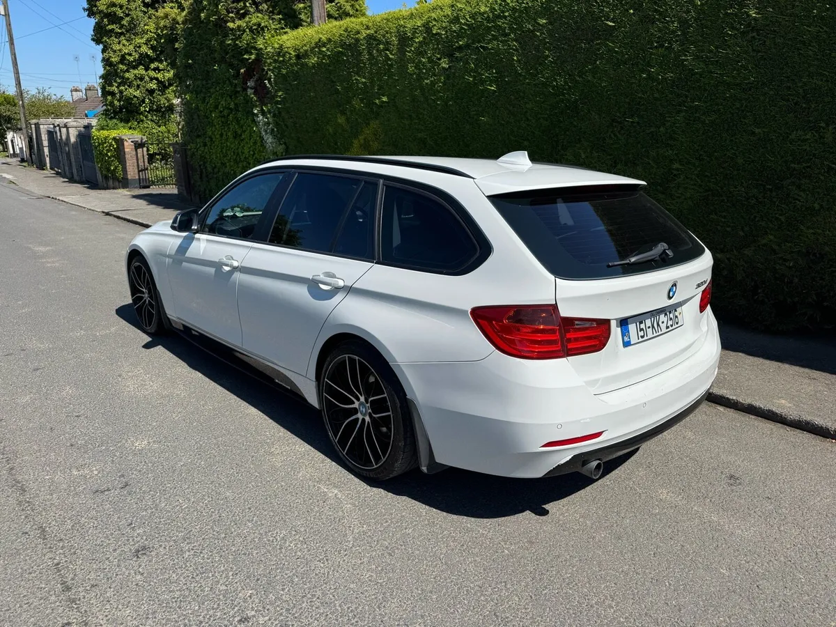 BMW 320d dynamics sport touring - Image 4